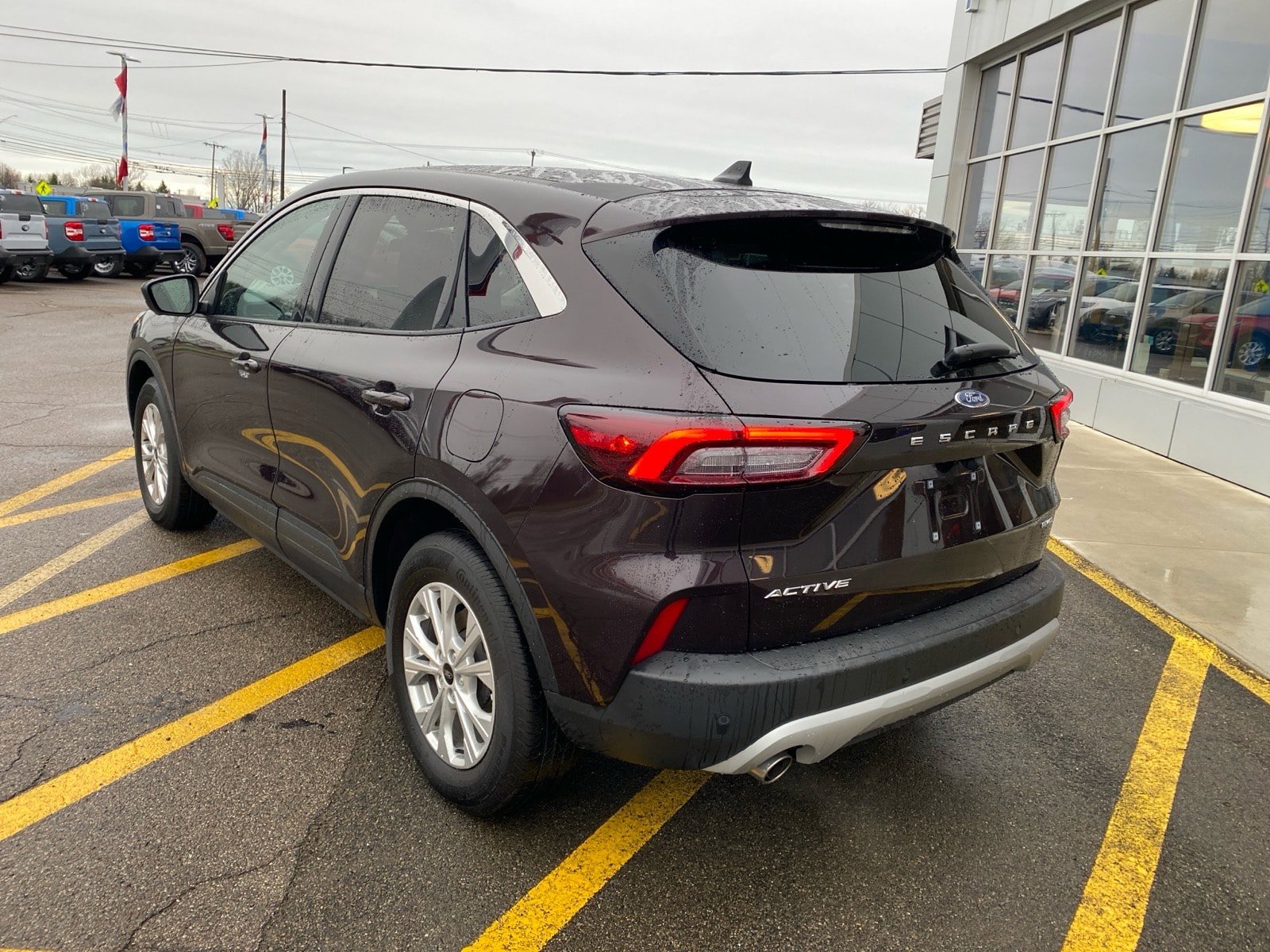 Used 2023 Ford Escape Active w/ Tech Pack #2 AWD/4WD image 3