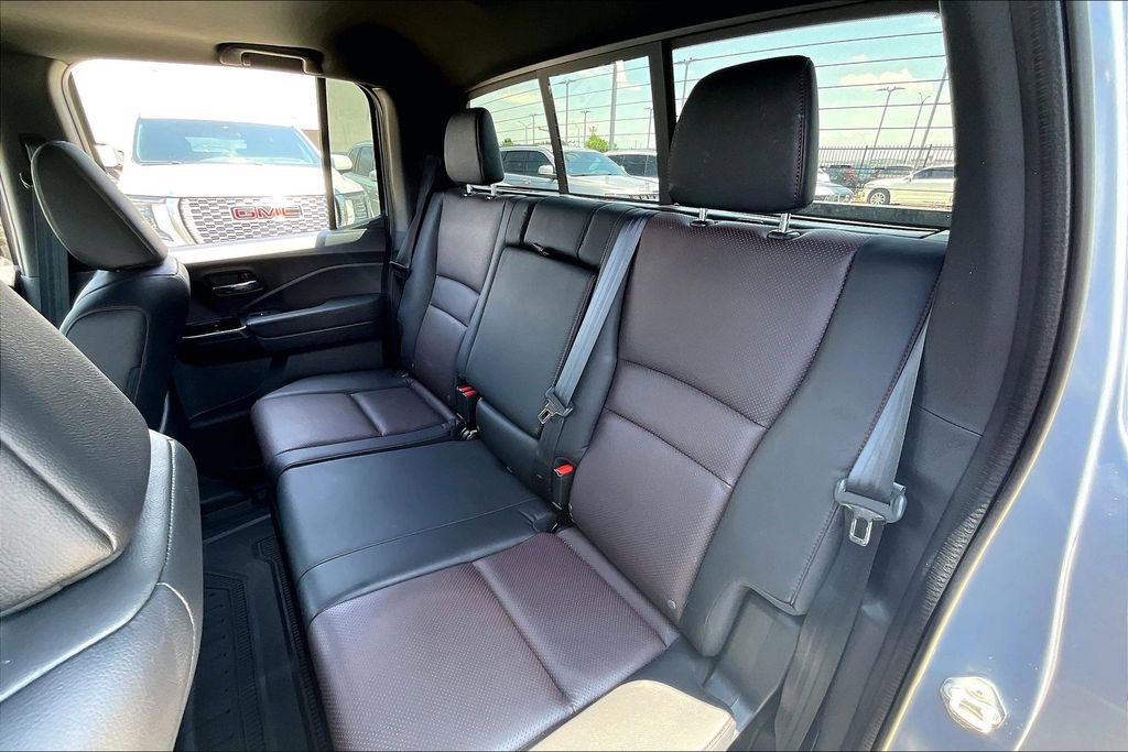 Used 2025 Honda Ridgeline Black Edition image 32