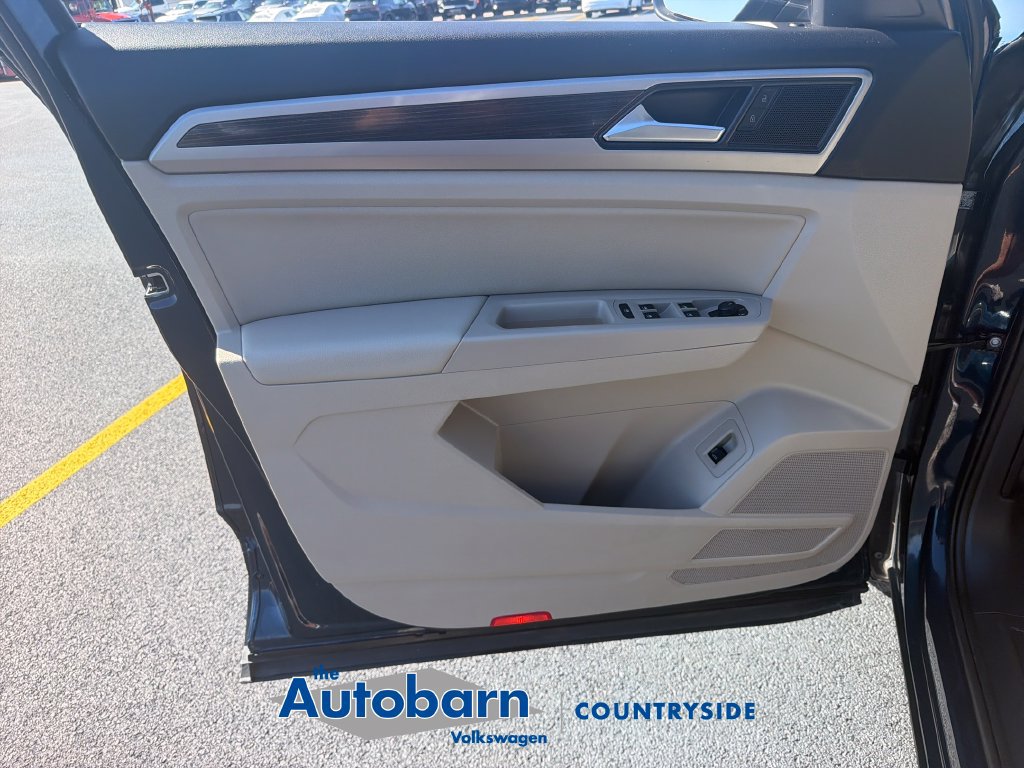 Certified 2020 Volkswagen Atlas SE w/ Panoramic Sunroof Package AWD/4WD image 9