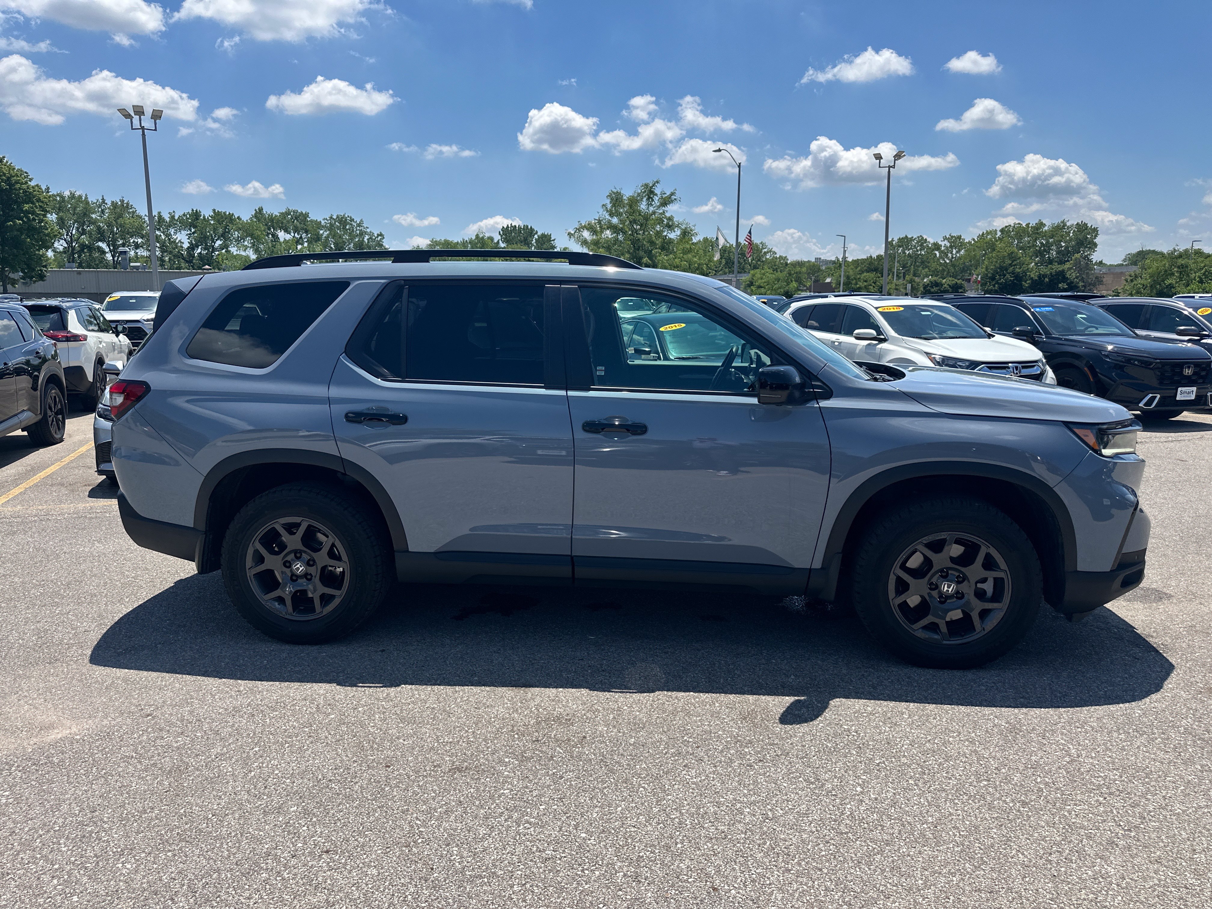 Certified 2024 Honda Pilot TrailSport image 3
