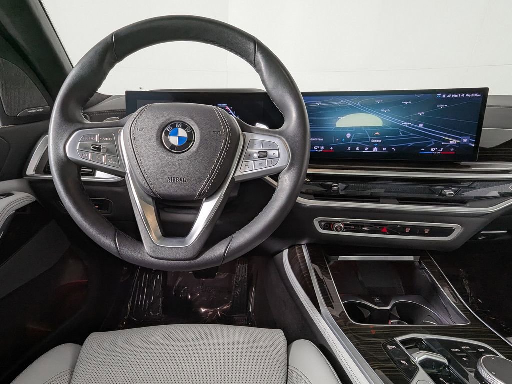 Used 2025 BMW X7 xDrive40i w/ Premium Package AWD/4WD image 22