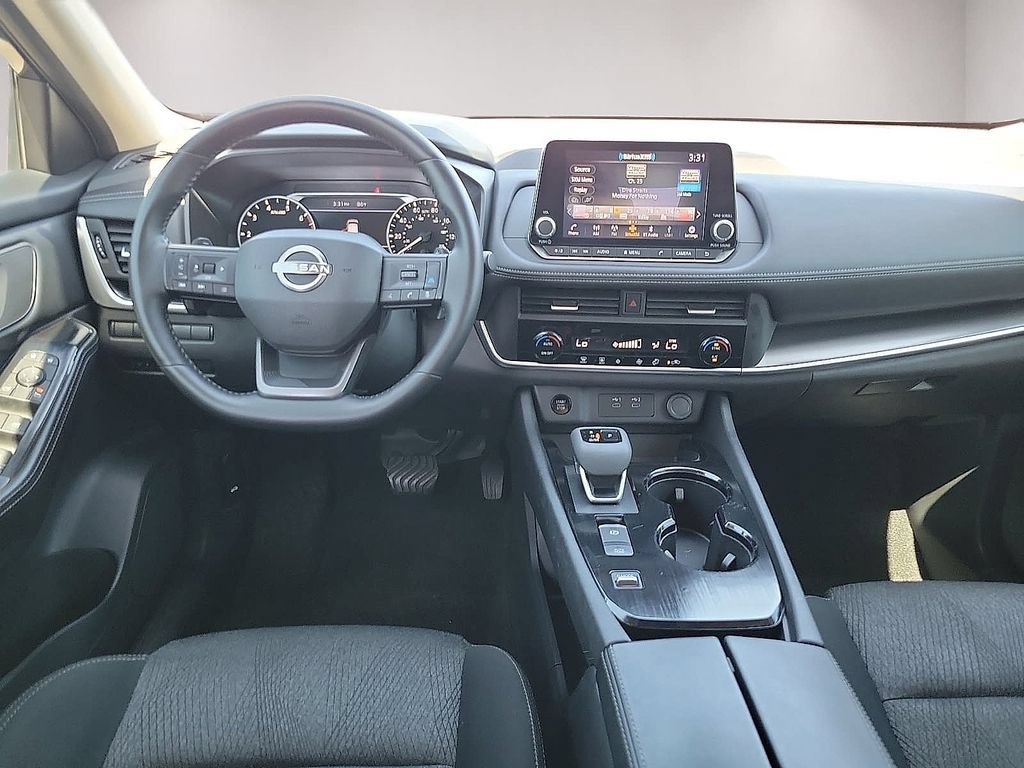 Used 2025 Nissan Rogue SV FWD image 10
