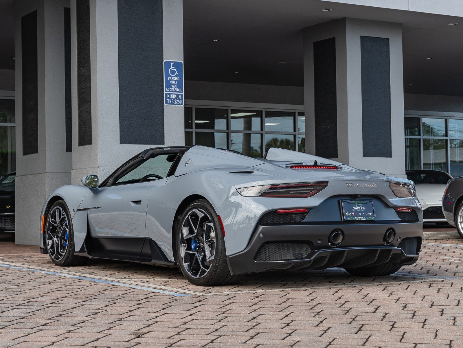 Used 2023 Maserati MC20 Spyder image 34