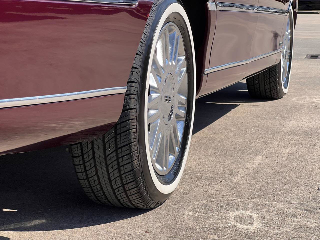 Used 2006 Lincoln Town Car Signature RWD image 17