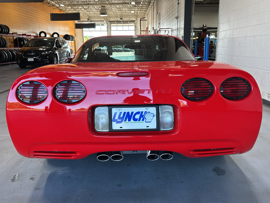 Used 2002 Chevrolet Corvette Coupe w/ Preferred Equipment Group2 RWD image 4