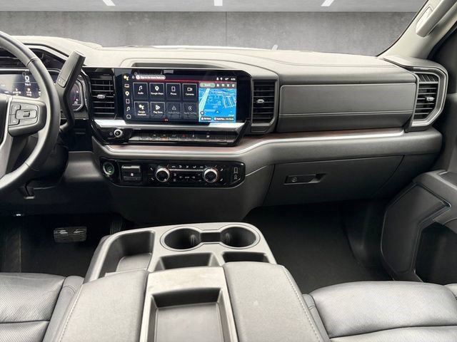 Certified 2025 GMC Sierra 1500 SLT RWD image 3