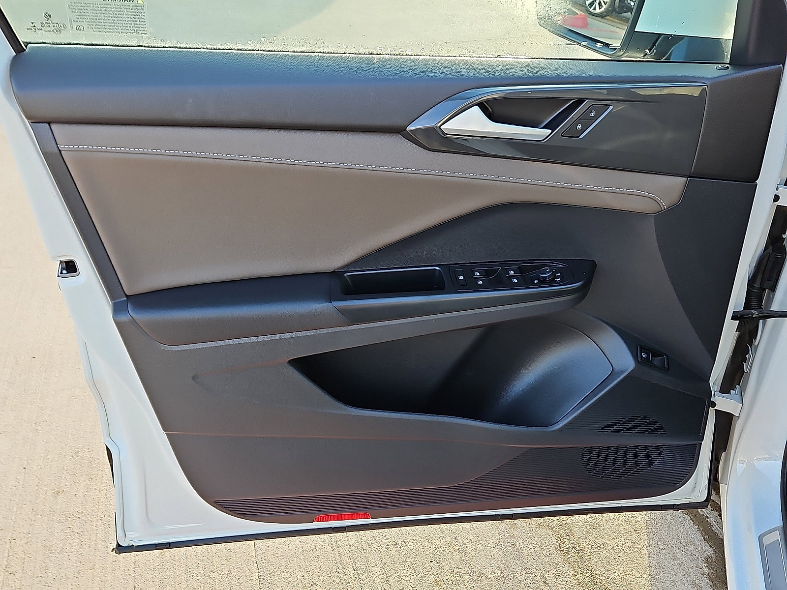 Certified 2023 Volkswagen Taos SEL image 13