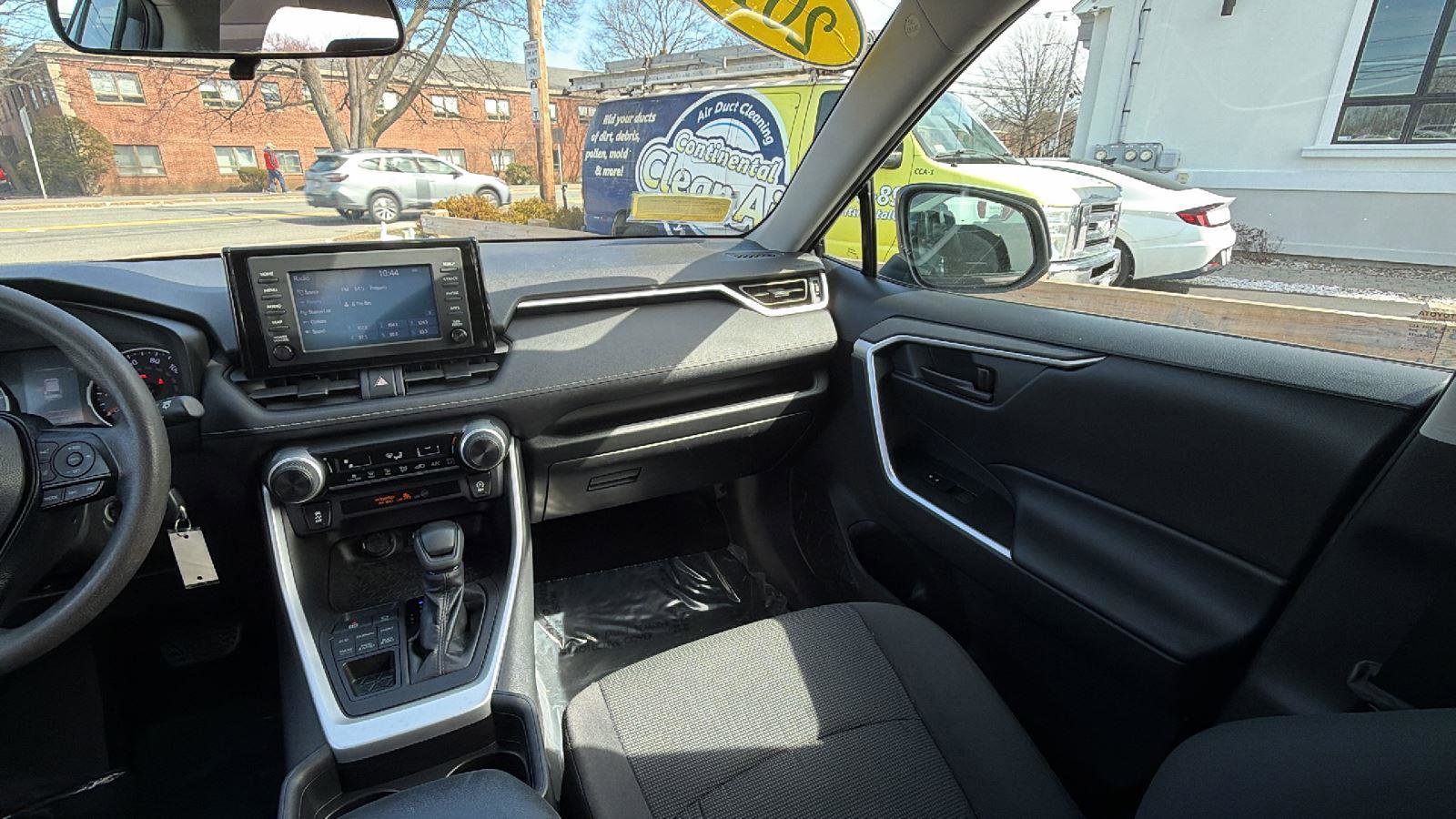 Used 2019 Toyota RAV4 LE image 30