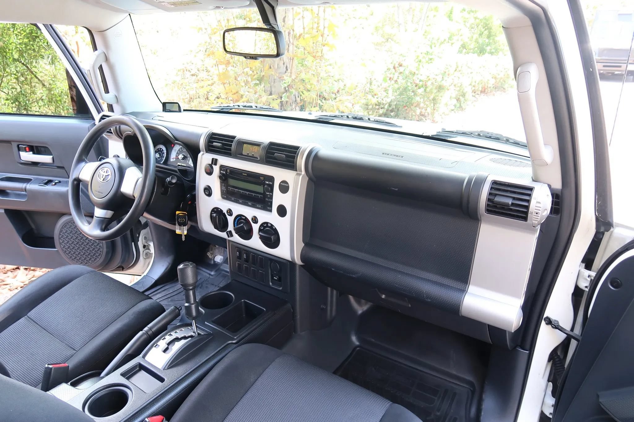 Used 2009 Toyota FJ Cruiser 2WD w/ TRD Sport Pkg image 33