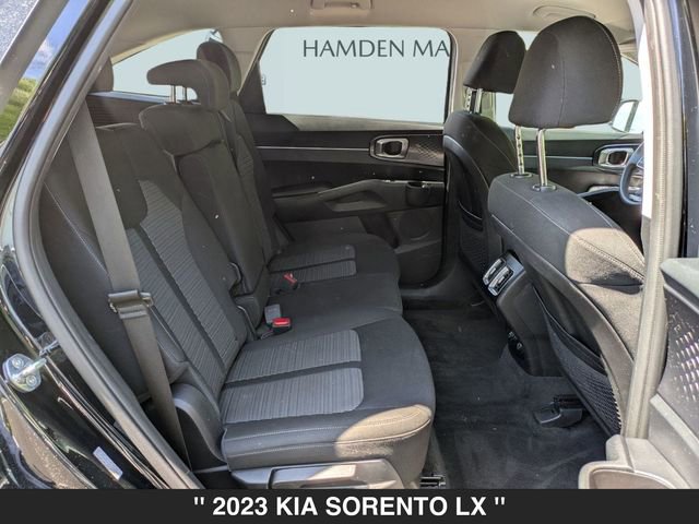 Used 2023 Kia Sorento LX image 29