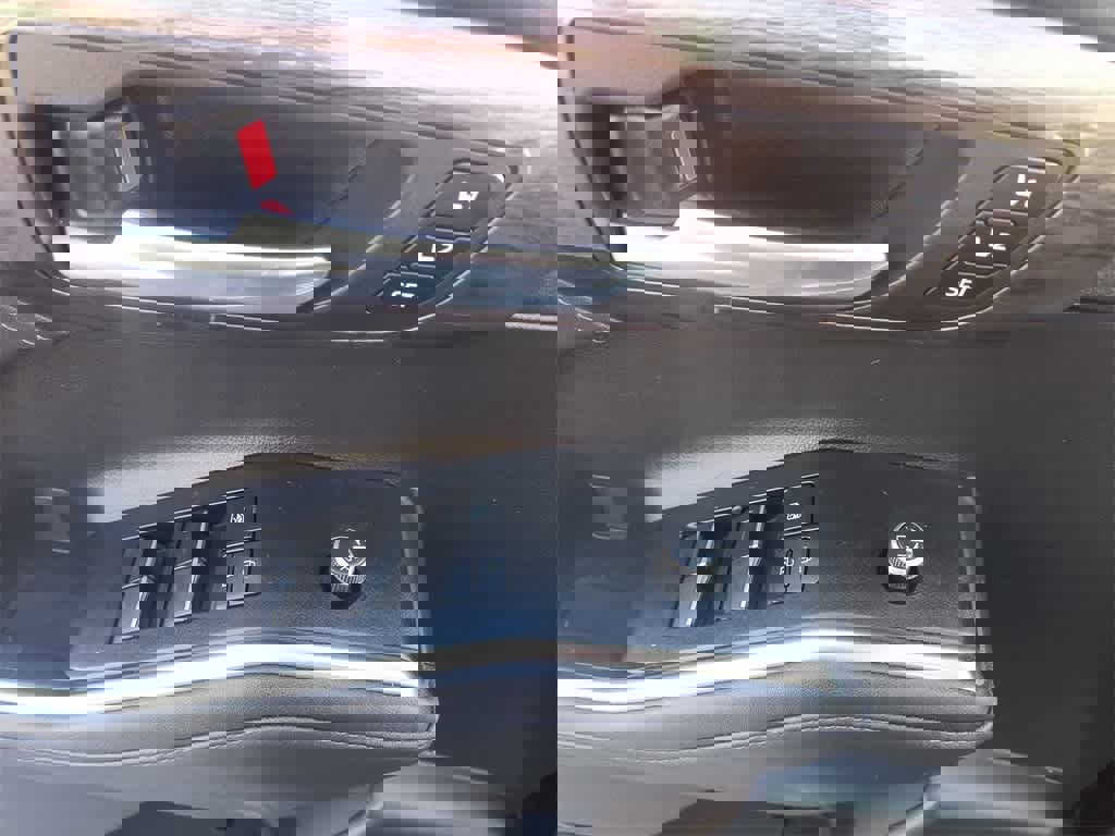 Used 2020 Toyota Highlander Limited image 13