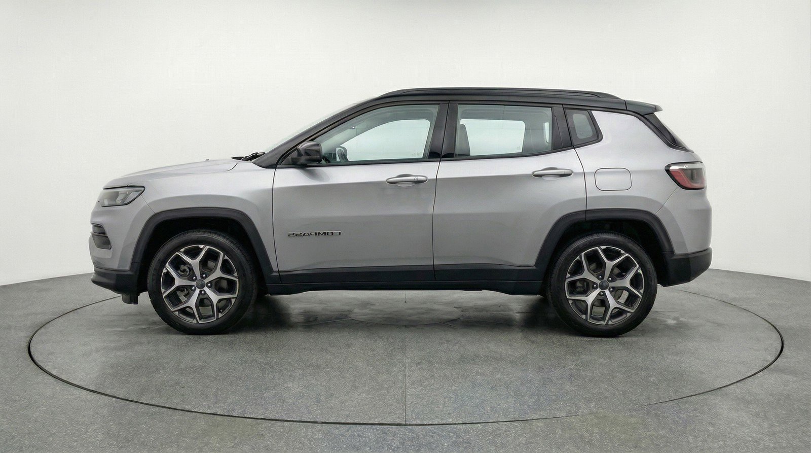 Used 2025 Jeep Compass Limited image 5