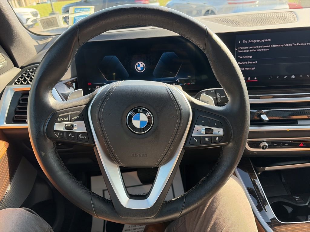 Used 2024 BMW X5 xDrive40i w/ Executive Package image 5
