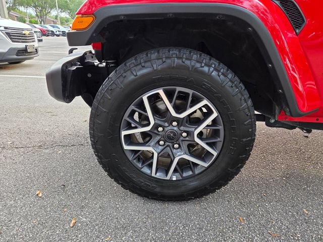 Used 2025 Jeep Wrangler Unlimited Sahara AWD/4WD image 11