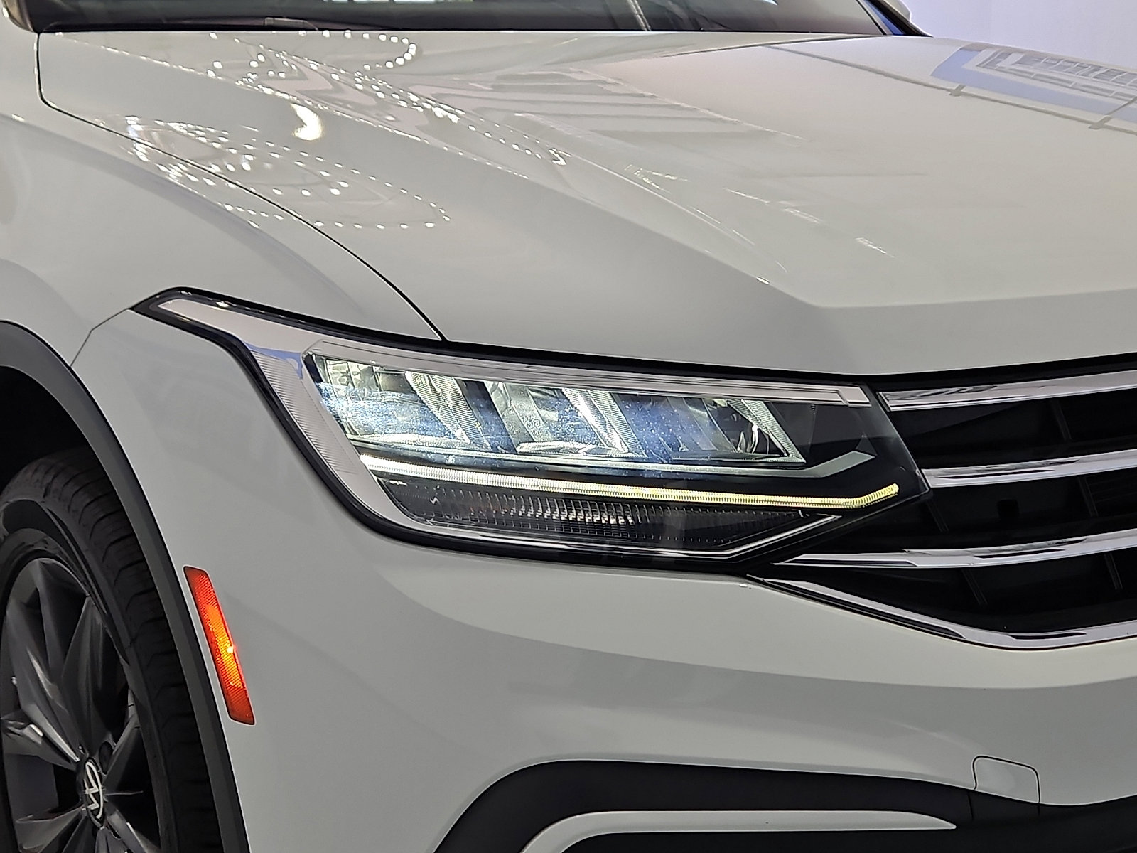 Certified 2022 Volkswagen Tiguan SE FWD image 6