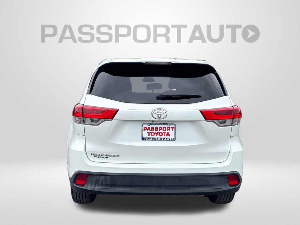 Used 2019 Toyota Highlander LE FWD image 7