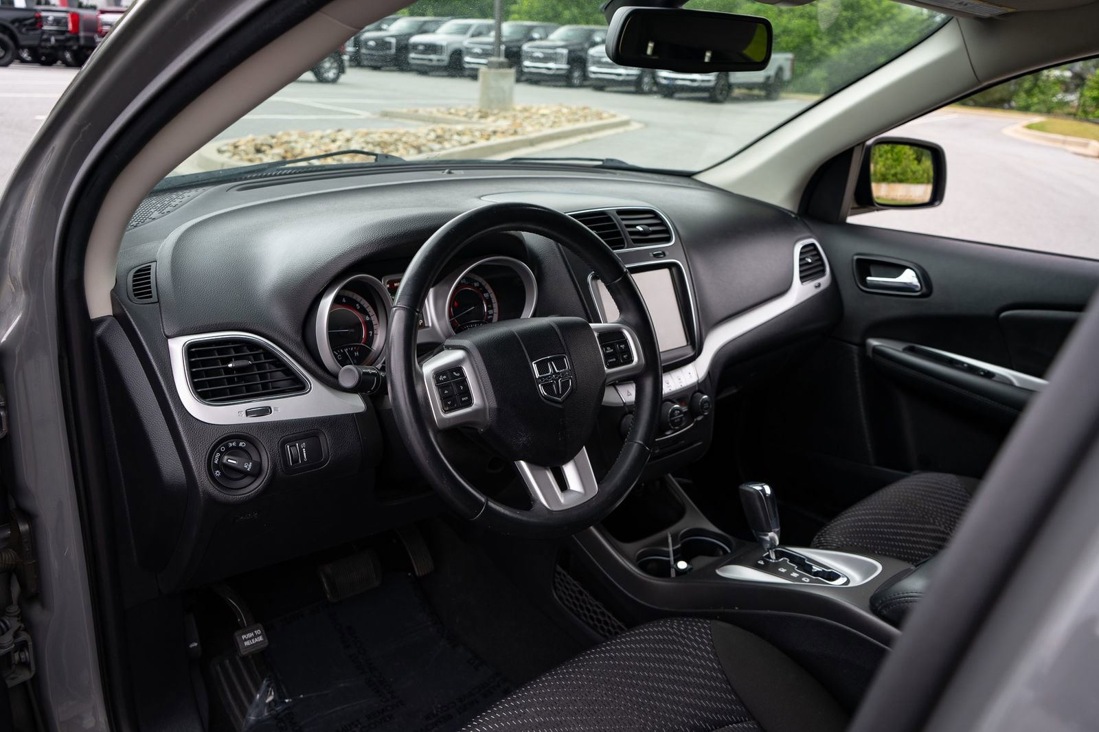 Used 2019 Dodge Journey SE w/ Safe & Sound Group FWD image 13