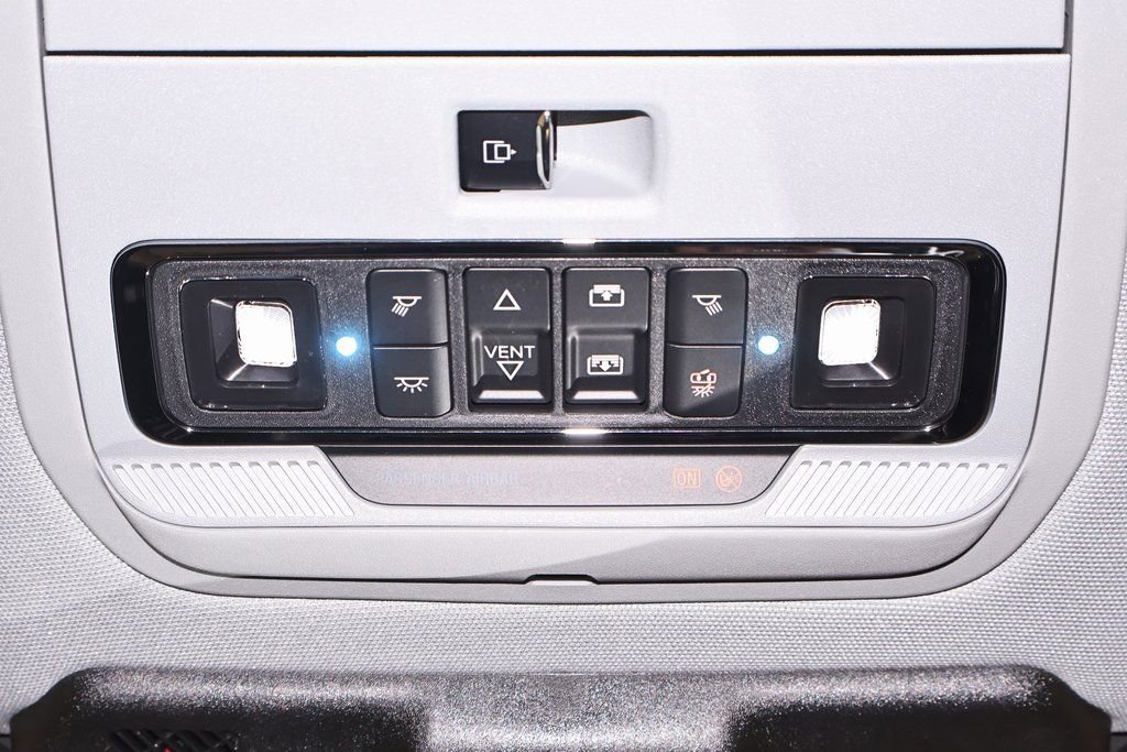 New 2026 Ford F250 Lariat w/ Black Appearance Package image 36