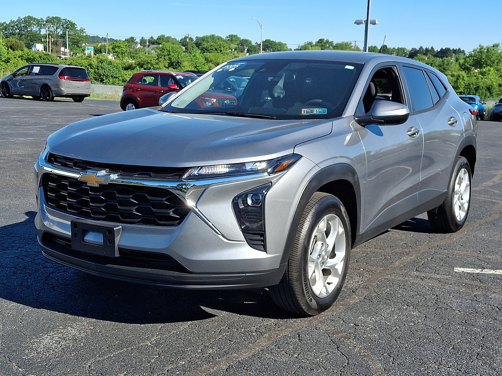 Certified 2025 Chevrolet Trax LS w/ LS Convenience Package FWD image 3