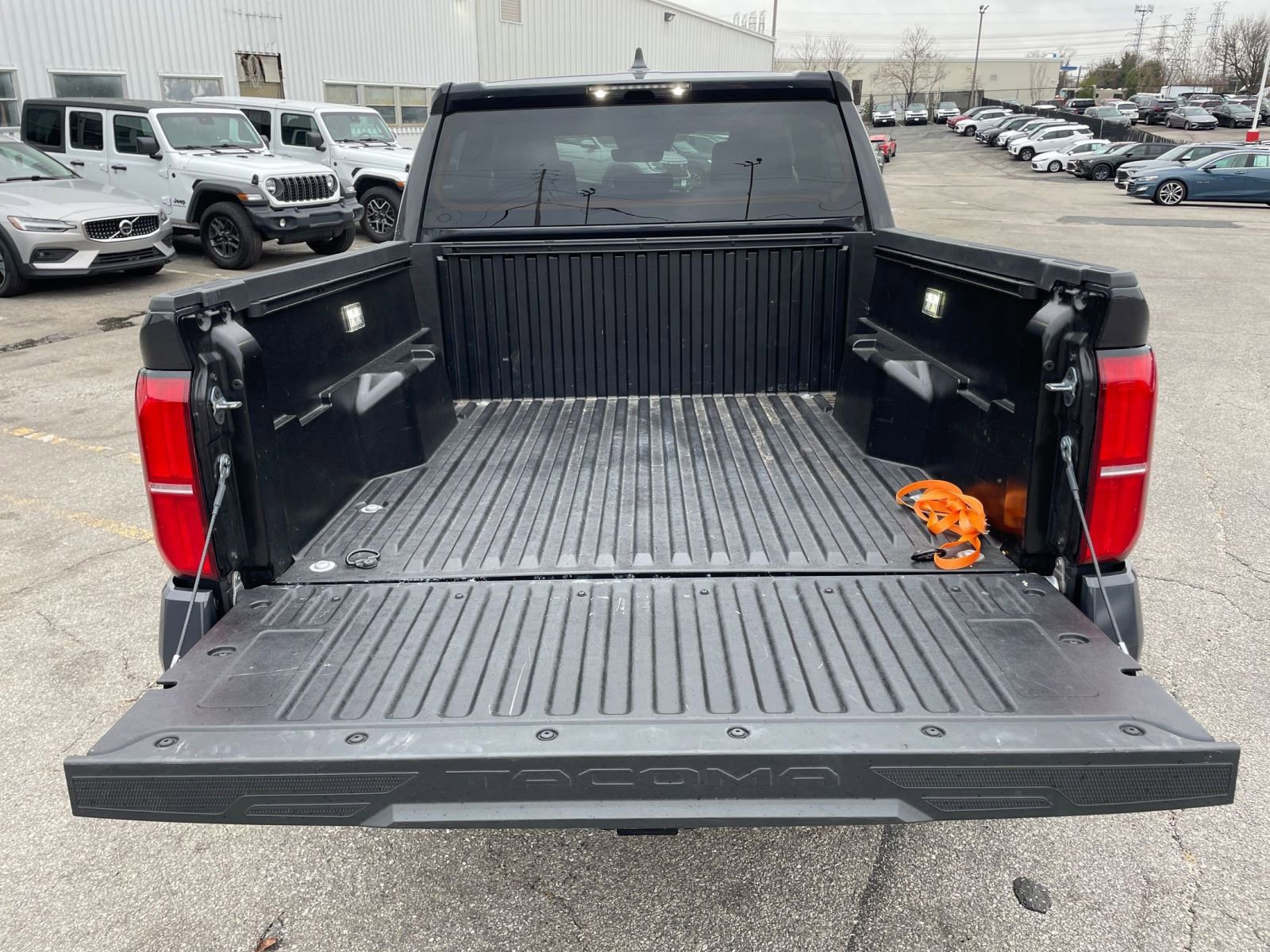 Used 2025 Toyota Tacoma TRD Off-Road image 29