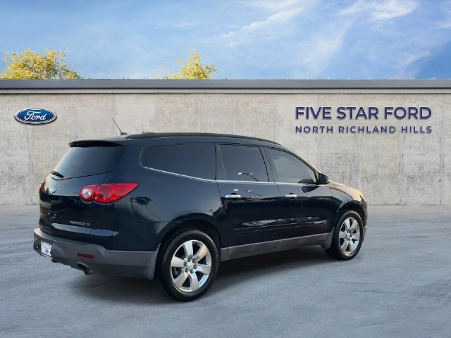 Used 2009 Chevrolet Traverse LT w/ California Edition Package FWD image 9