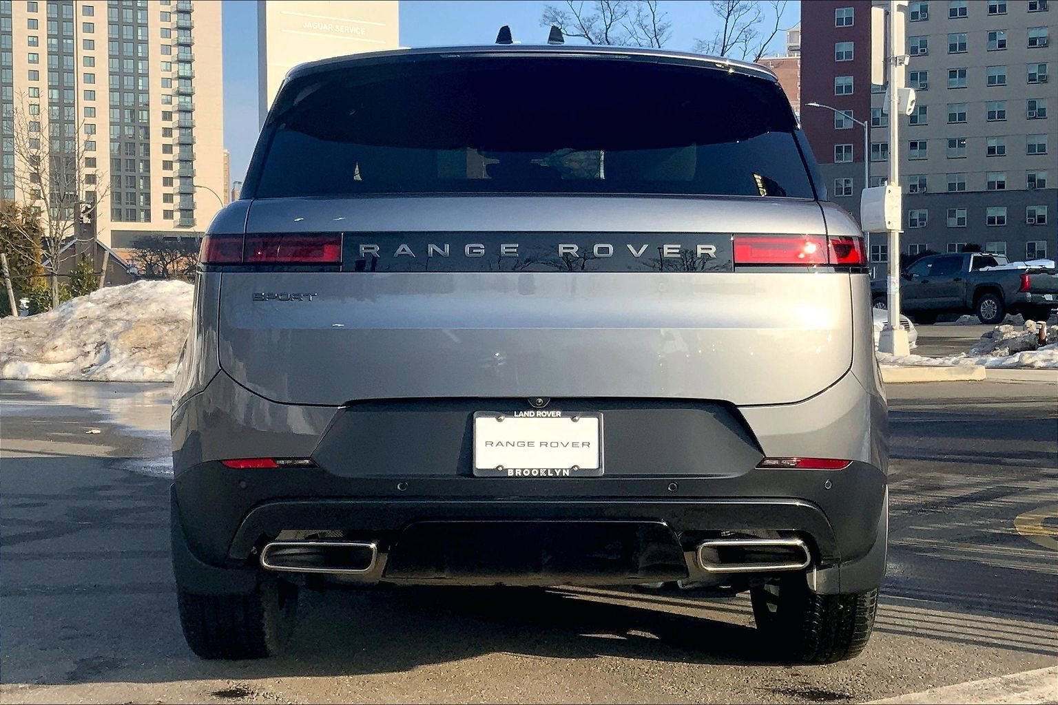 Used 2025 Land Rover Range Rover Sport S image 4