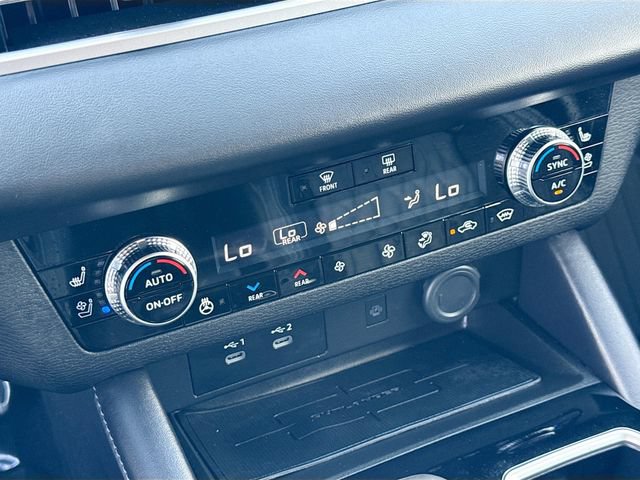 Used 2025 Mitsubishi Outlander SEL AWD/4WD image 16