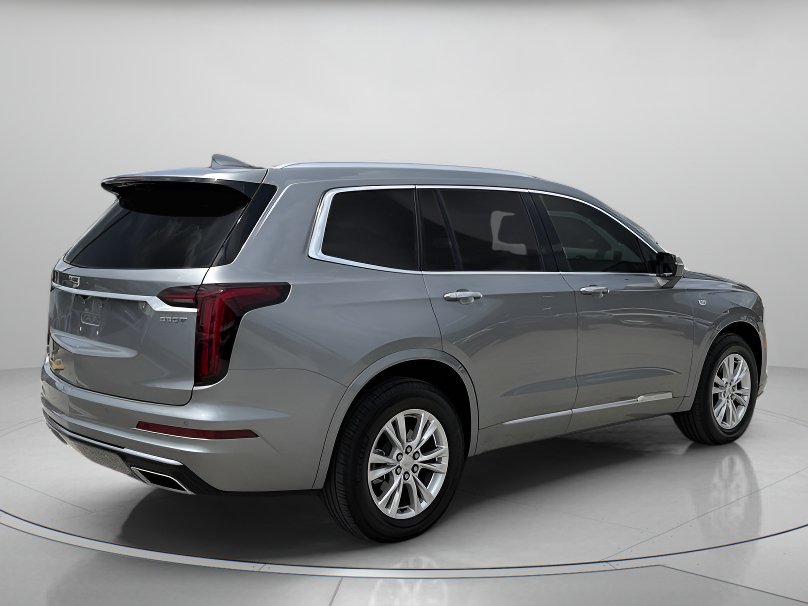 Used 2025 Cadillac XT6 Luxury FWD image 3