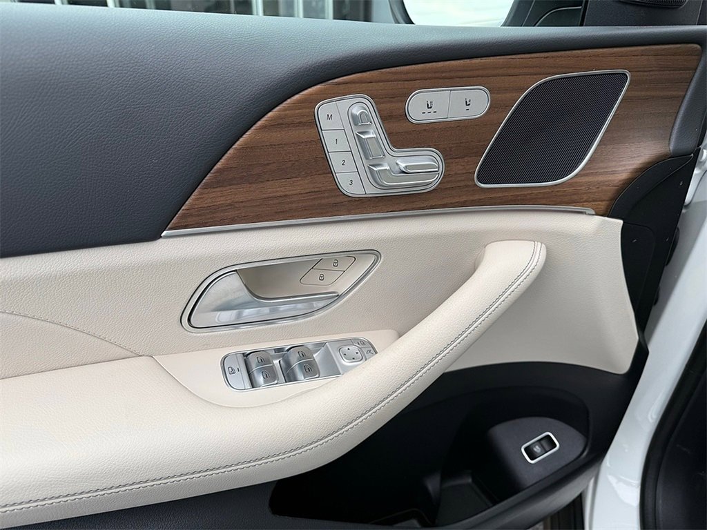 Used 2025 Mercedes-Benz GLE 350 4MATIC image 12