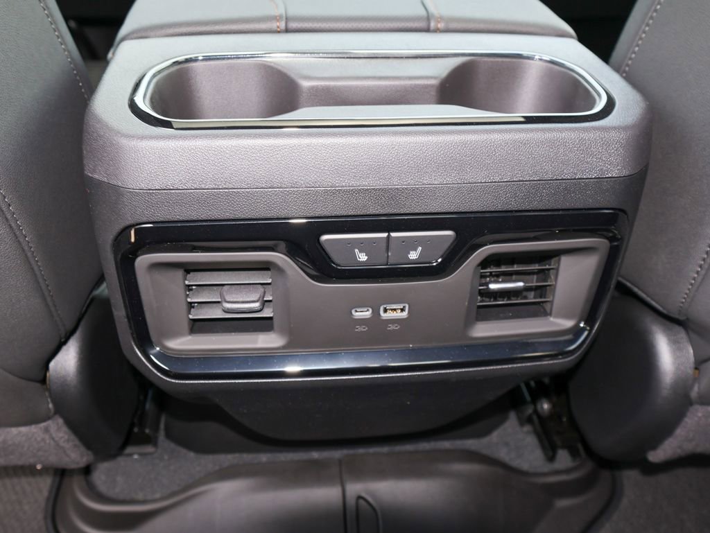 New 2026 GMC Sierra 3500 AT4 w/ AT4 Premium Plus Package AWD/4WD image 13
