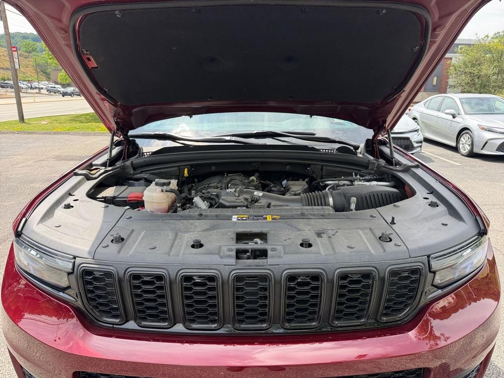 Used 2024 Jeep Grand Cherokee L Altitude AWD/4WD image 30