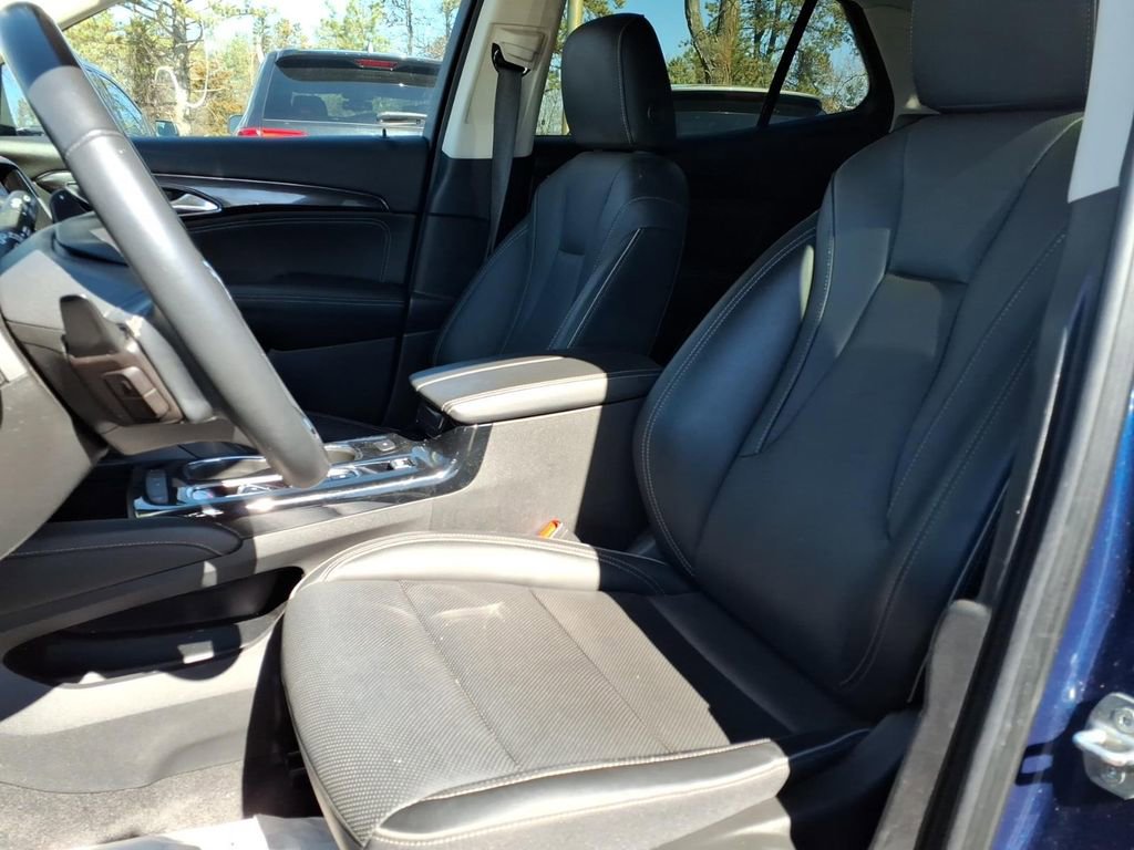 Used 2022 Buick Envision Essence w/ Safety Package image 11