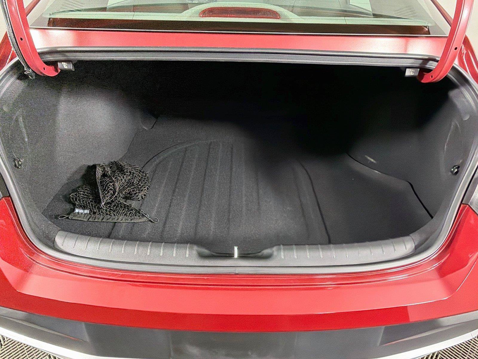 Used 2024 Hyundai Elantra SEL FWD image 14