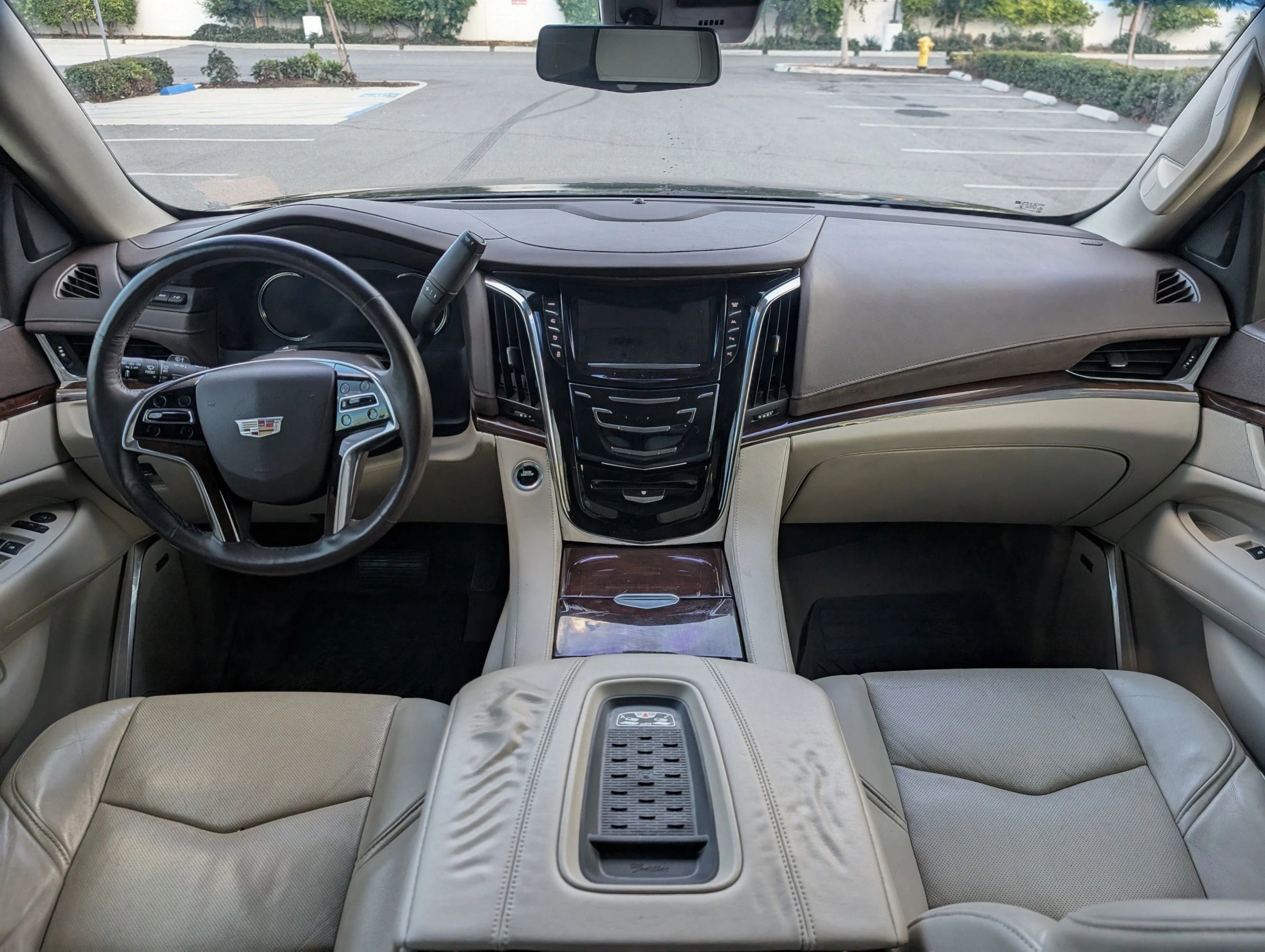 Used 2017 Cadillac Escalade Premium Luxury image 36