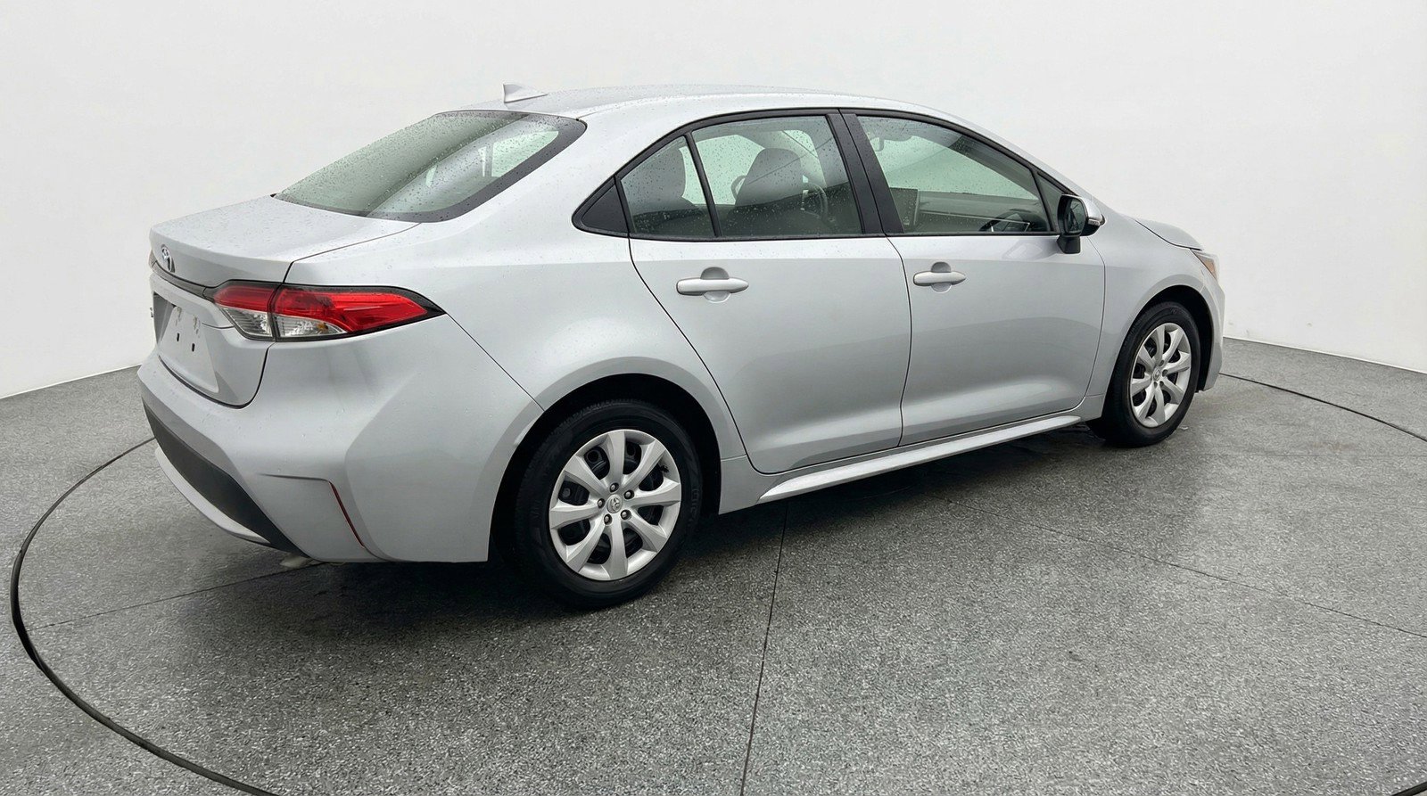Used 2025 Toyota Corolla LE image 9