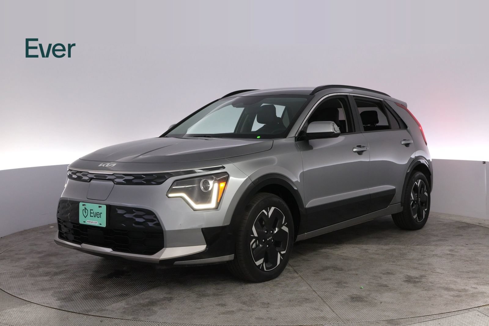 Used 2024 Kia Niro Wind w/ Wind Preserve Package FWD image 2