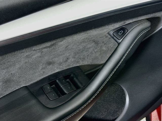 Used 2022 Tesla Model Y Long Range AWD/4WD image 18