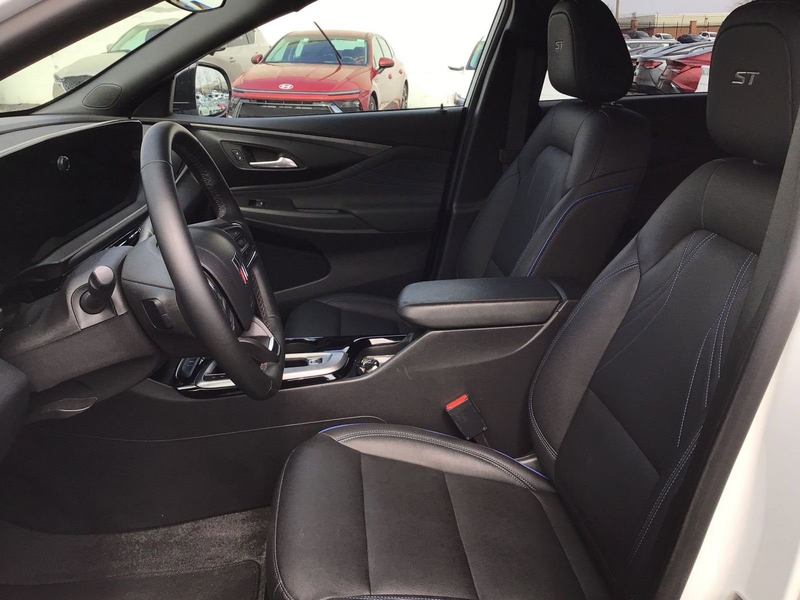 Used 2025 Buick Envista Sport Touring image 25