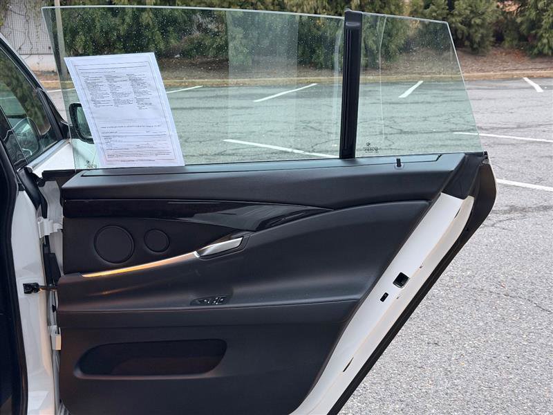 Used 2017 BMW 535i Gran Turismo image 21