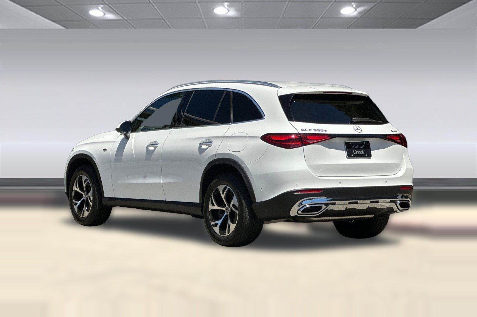 New 2025 Mercedes-Benz GLC 350e 4MATIC image 3