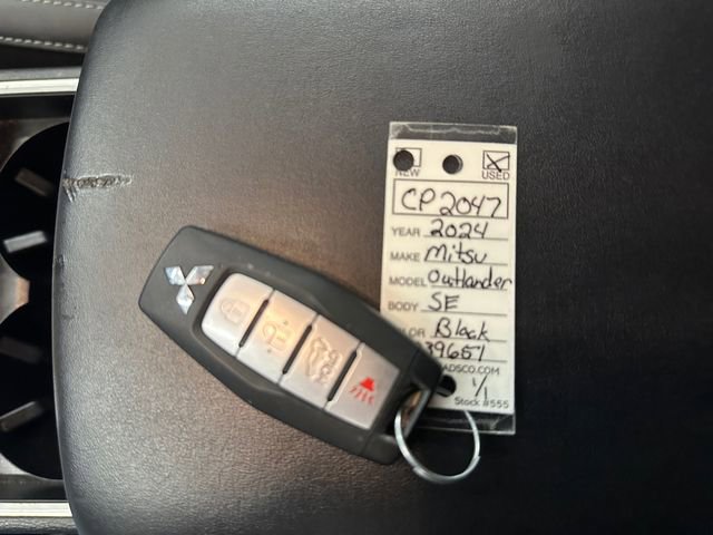 Used 2024 Mitsubishi Outlander SE Black Edition image 36