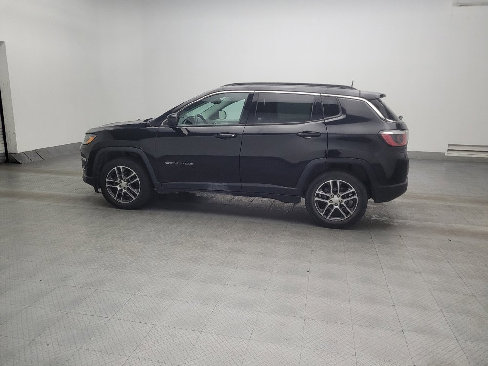 Used 2019 Jeep Compass Latitude FWD image 3