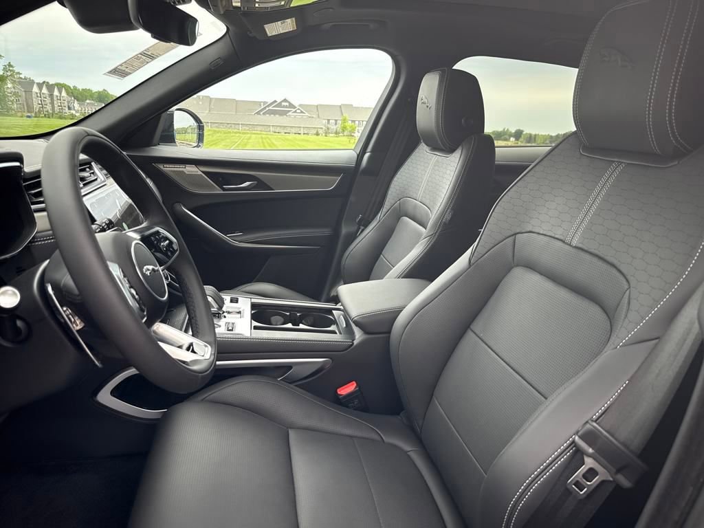 New 2026 Jaguar F-PACE R-Dynamic S image 11