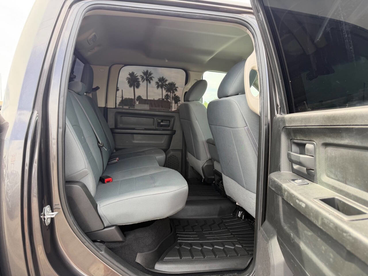 Used 2018 RAM 2500 Tradesman w/ Chrome Appearance Group image 24