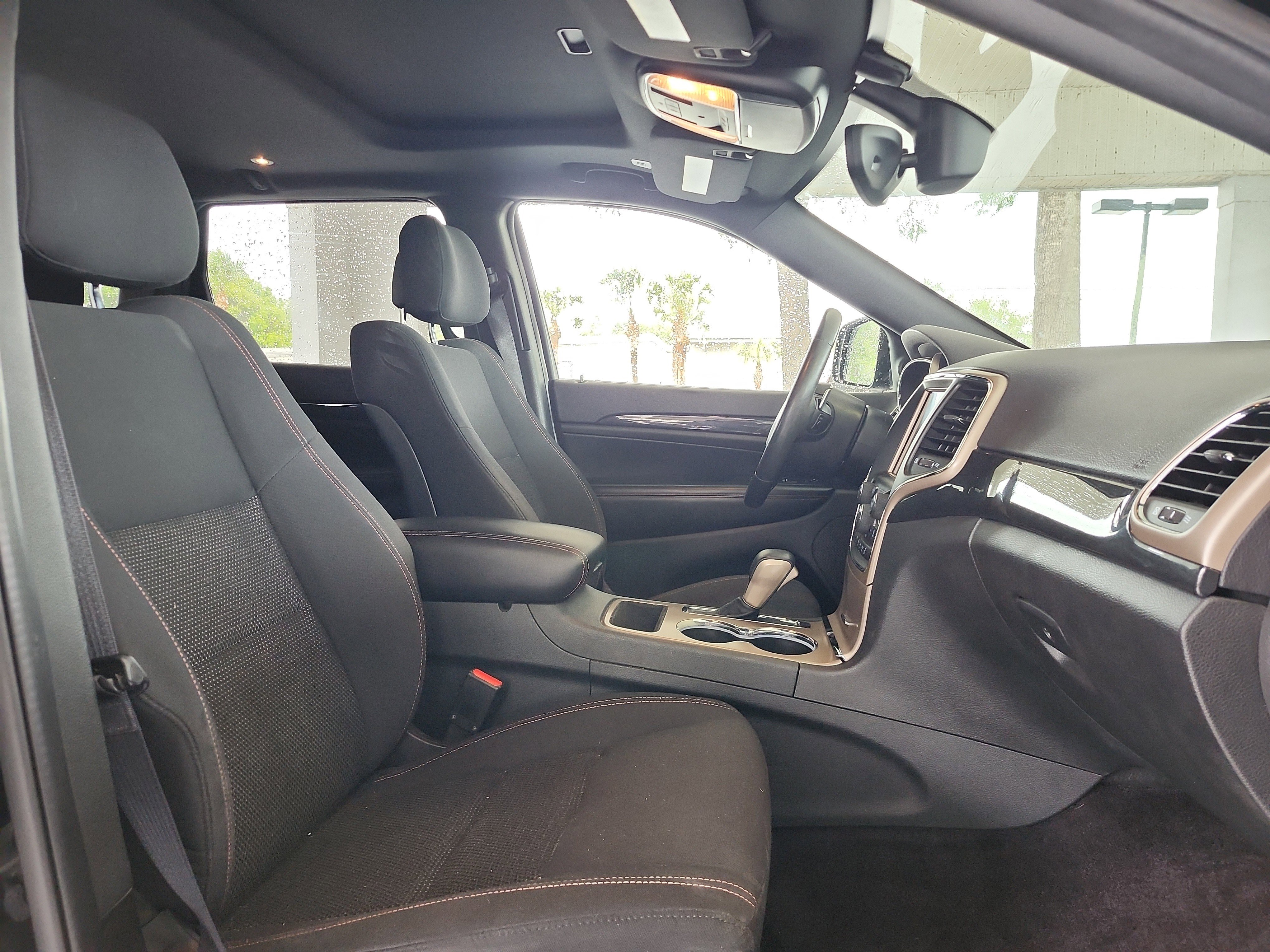 Used 2017 Jeep Grand Cherokee Laredo image 19