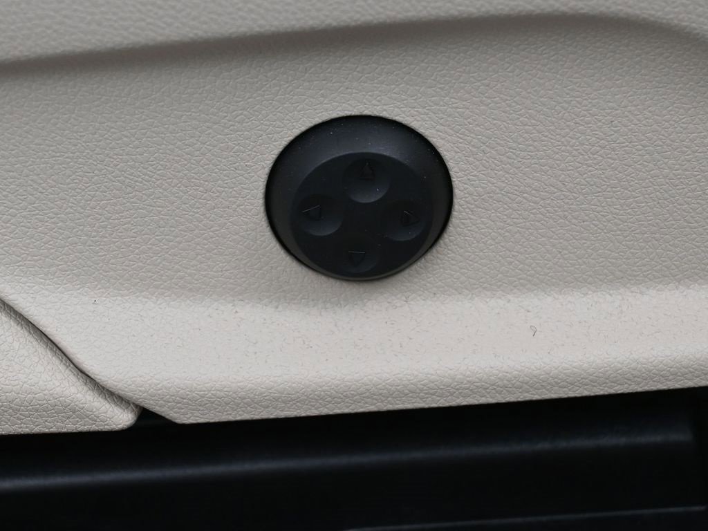 Used 2021 Mercedes-Benz GLC 300 4MATIC image 36