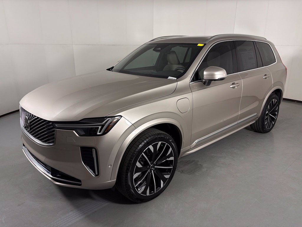 New 2026 Volvo XC90 T8 Plus w/ Protection Package Premier AWD/4WD image 4