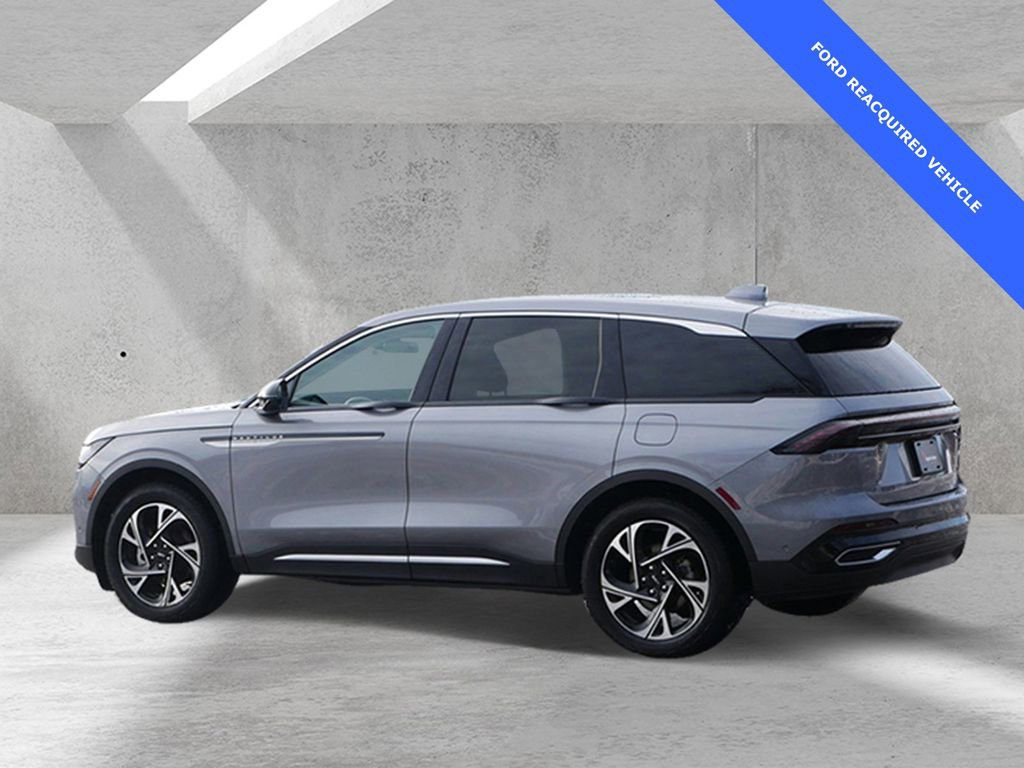 Used 2024 Lincoln Nautilus Premier w/ Equipment Group 102A image 3