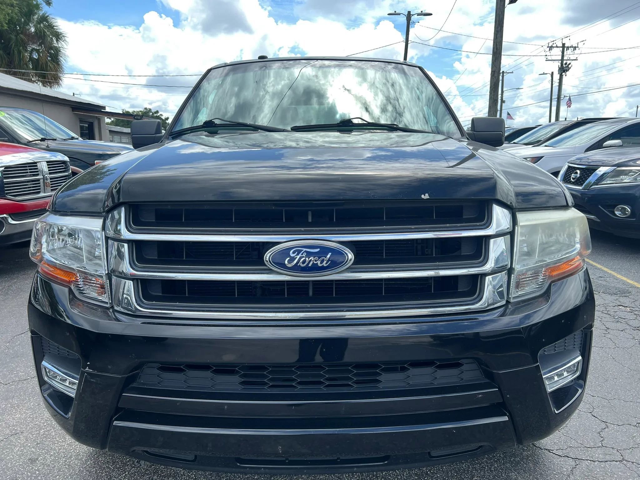 Used 2016 Ford Expedition XLT w/ Equipment Group 202A RWD image 3