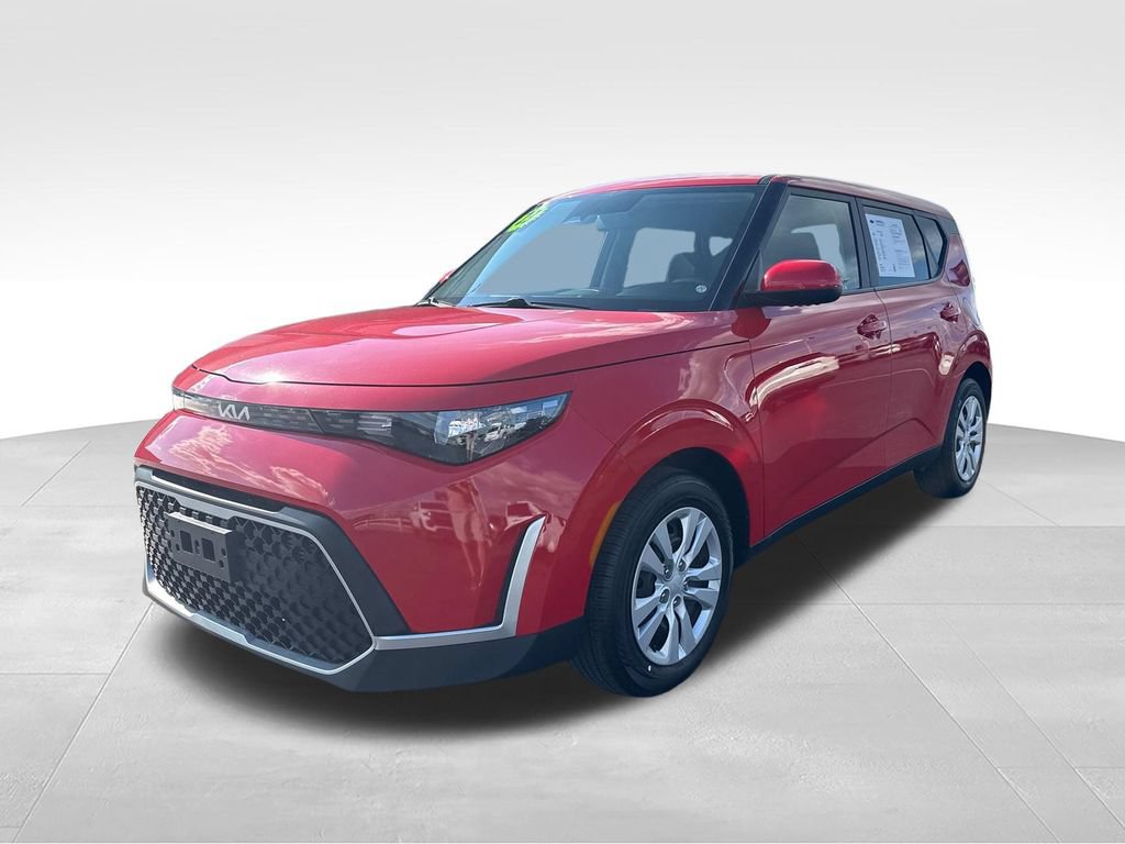 Used 2023 Kia Soul LX FWD image 2